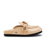 Scarpe Sabot  Cult per delle scarpe di grande effetto sono caratterizzate da linee pulite, presentano la to