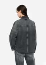 Giubbino Liu Jo in denim di cotone con strass collo a camicia taschini con patta e bottone orlo sfrangiato - immagine 2