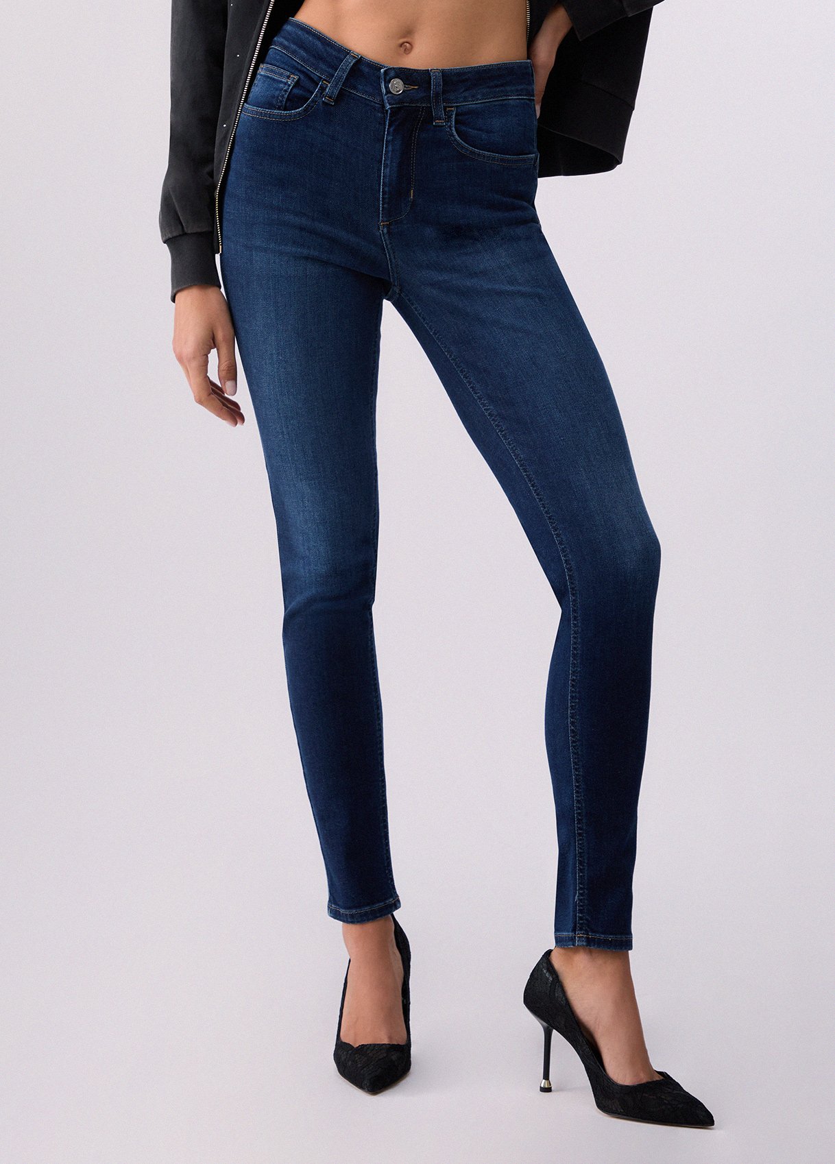 Jeans Liu Jo vita alta tagli bottom up strass tasca posteriore gamba skinny Jeans Liu Jo vita alta tagli bottom up strass tasca posteriore gamba skinny - immagine 1